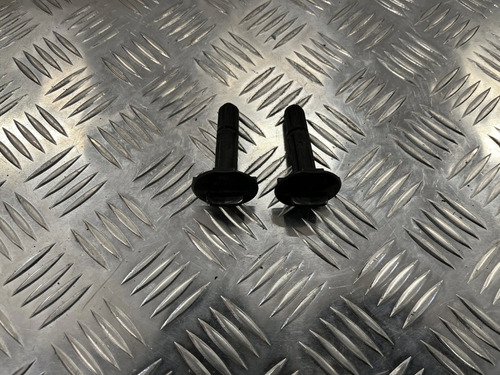 фото №1, Штифт радіатора dacia duster ii 18-