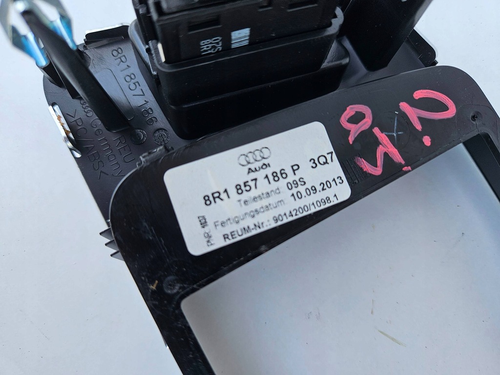 фото №7, Audi q5 8r1 защита рамка дисплея навигации