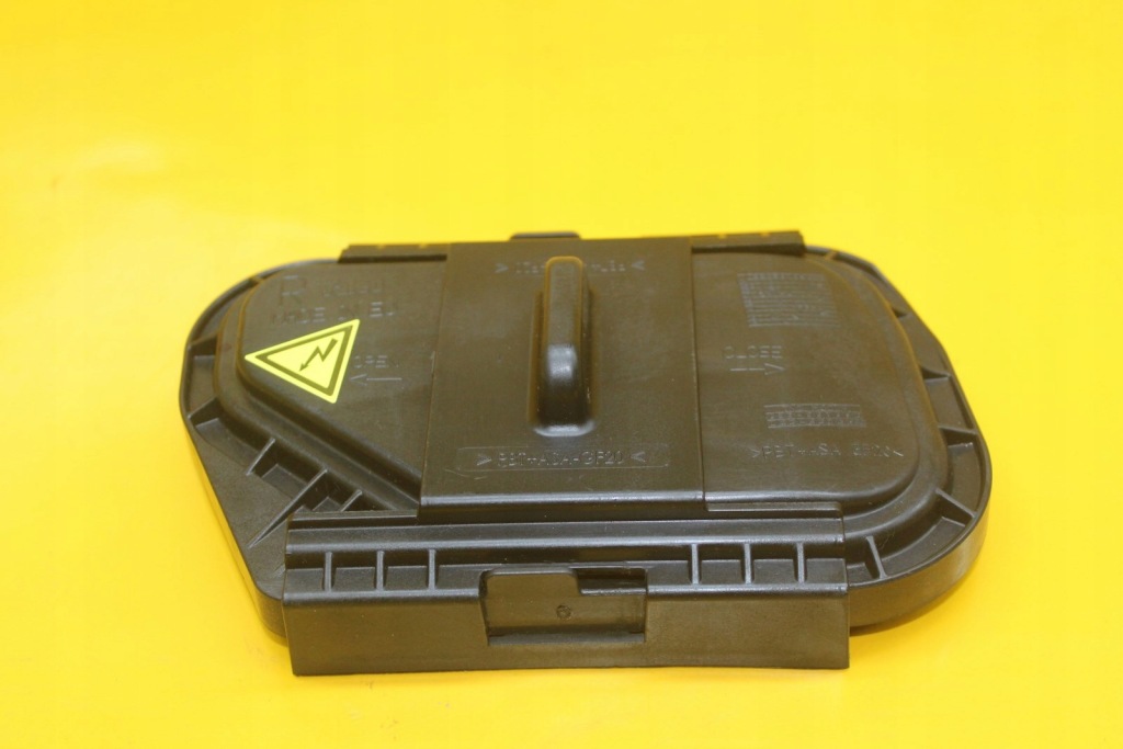 фото №1, Защита заглушка крышка лампы лампочка правый перед audi q7 4l lift