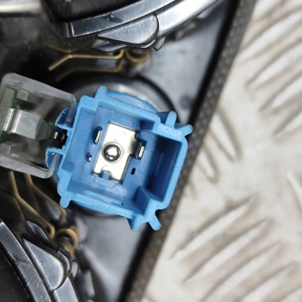 фото №8, Bmw x5 g05 2022 кронштейн na кружка панели приборной панели