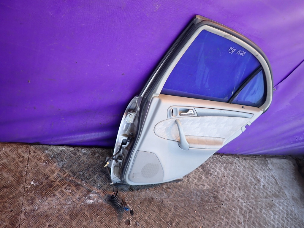 фото №8, Mercedes c-klasa w203 sedan двері задня праве 744