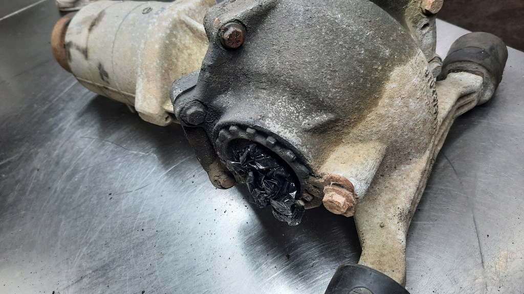 Купити Міст задній 9463313 volvo xc70 v70 2