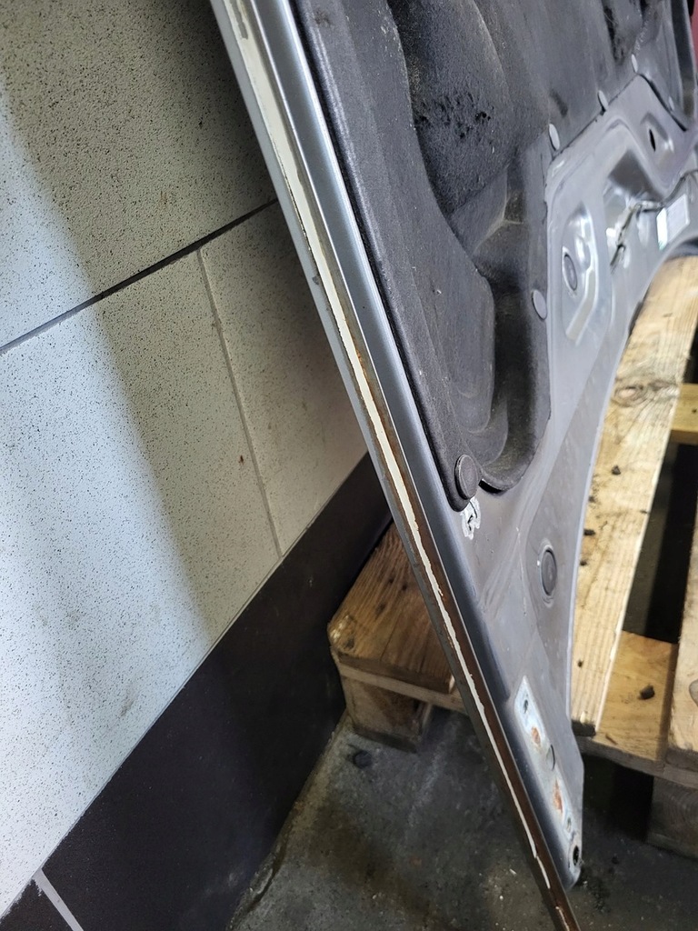 фото №16, Audi a6 c4 капот крышка двигателя ly7p