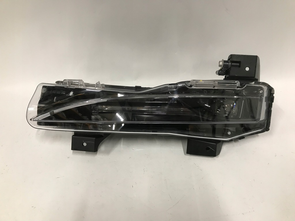 фото №1, Tesla model s plaid 22- противотуманная фара led левый europa