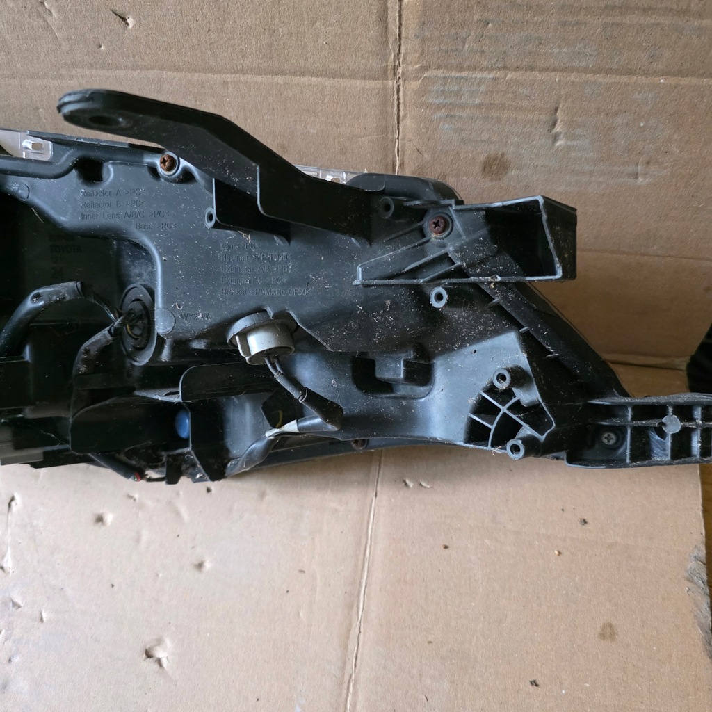 фото №11, Лампа передняя левая toyota corolla e16 e18 2013-2019r 81150-02l70