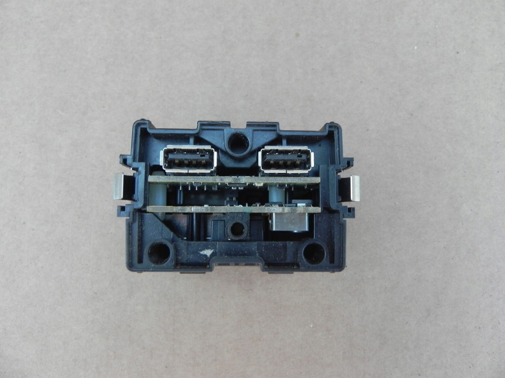фото №1, Audi a7 c7 a6 c6 lift a8 port usb 4g0035736