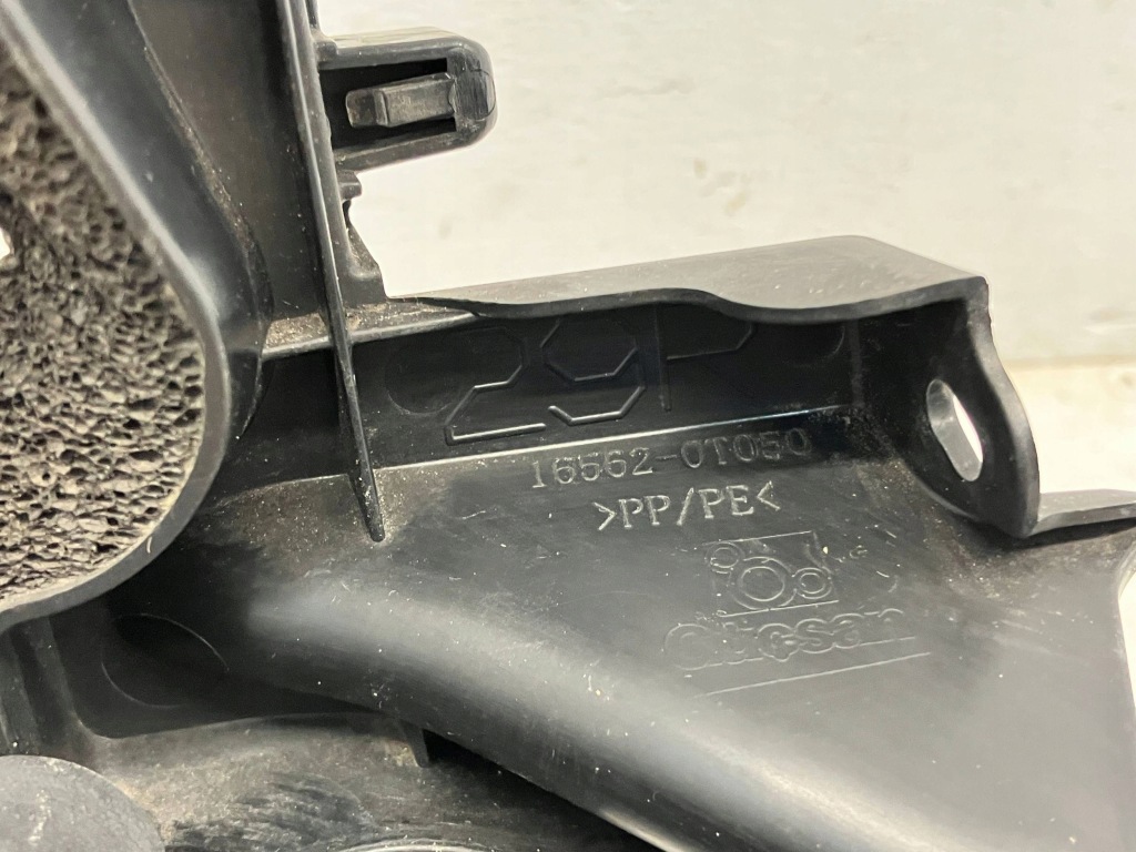 фото №6, Corolla e21 sedan воздуховод воздуха малый бампера правая 29r 16562-0t050