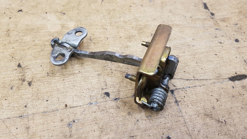 Купити Обмежувач двері peugeot 807