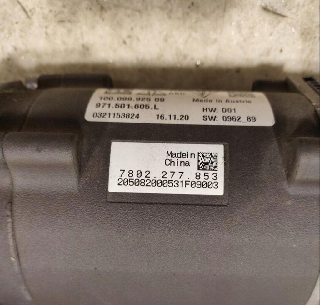 фото №16, Porsche taycan 9j1 2021 колонки кермові