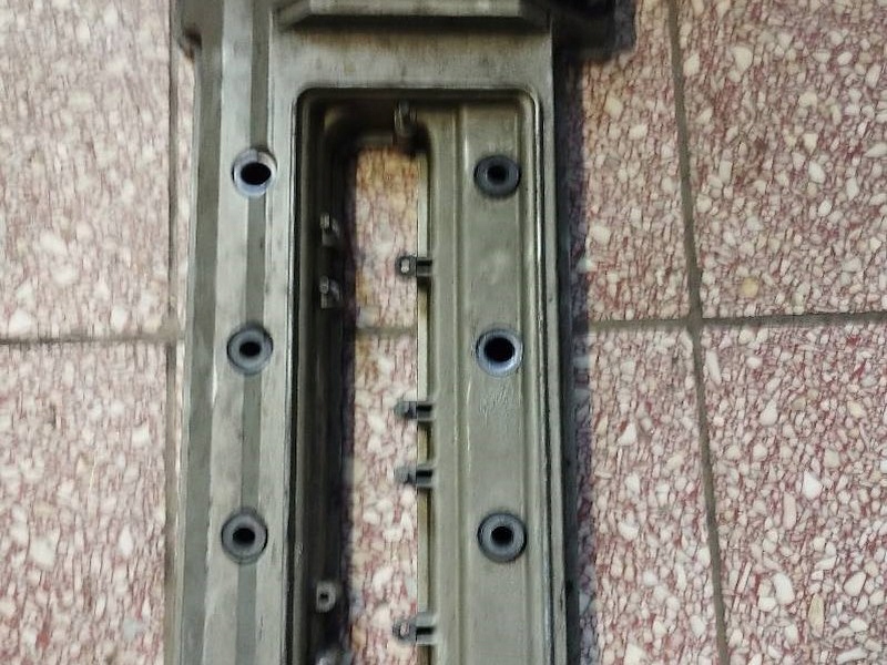 фото №1, Кришка клапанів bmw 1733747