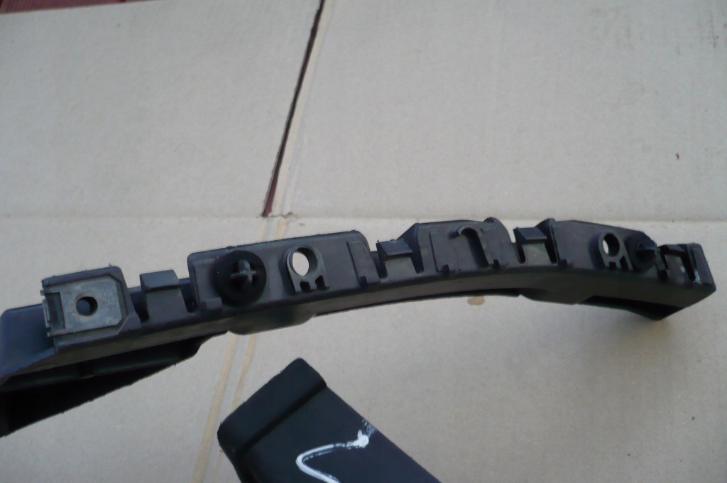 фото №7, Peugeot 3008 i направляющая бампера правый задняя 2 szt.