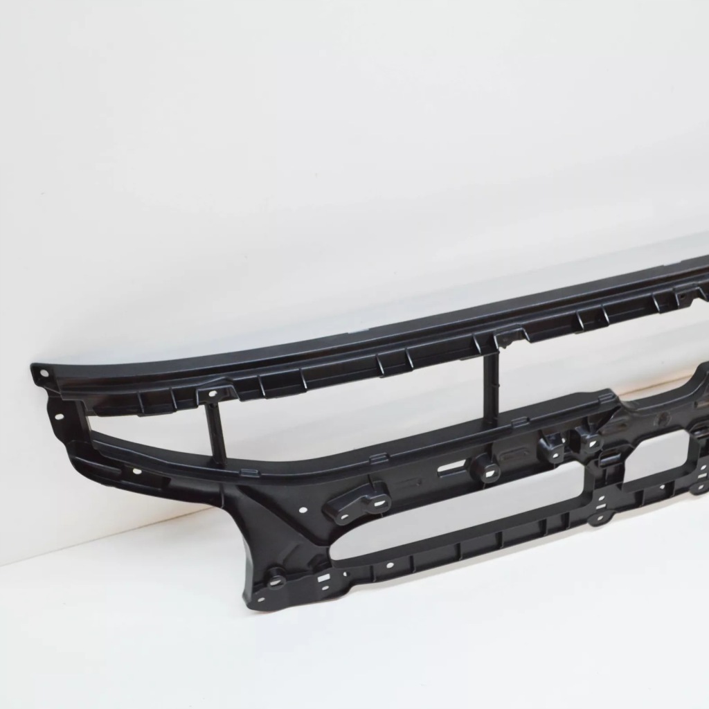 Audi e-tron sportback gea бампер передній середній решітка радіатора 4ke8076839b9 oem Оригінал