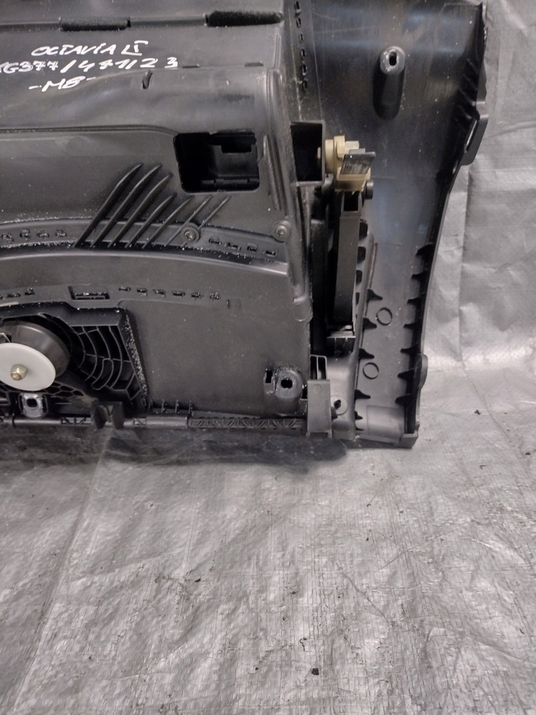 фото №13, Бардачок пассажира skoda octavia ii 2 оригинальный номер 1z1857097l