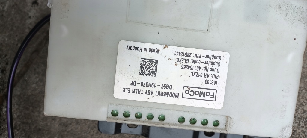 Mondeo mk5 универсал фаркоп  буксировочный оригинал kompletny набор do монтажа с Разборки