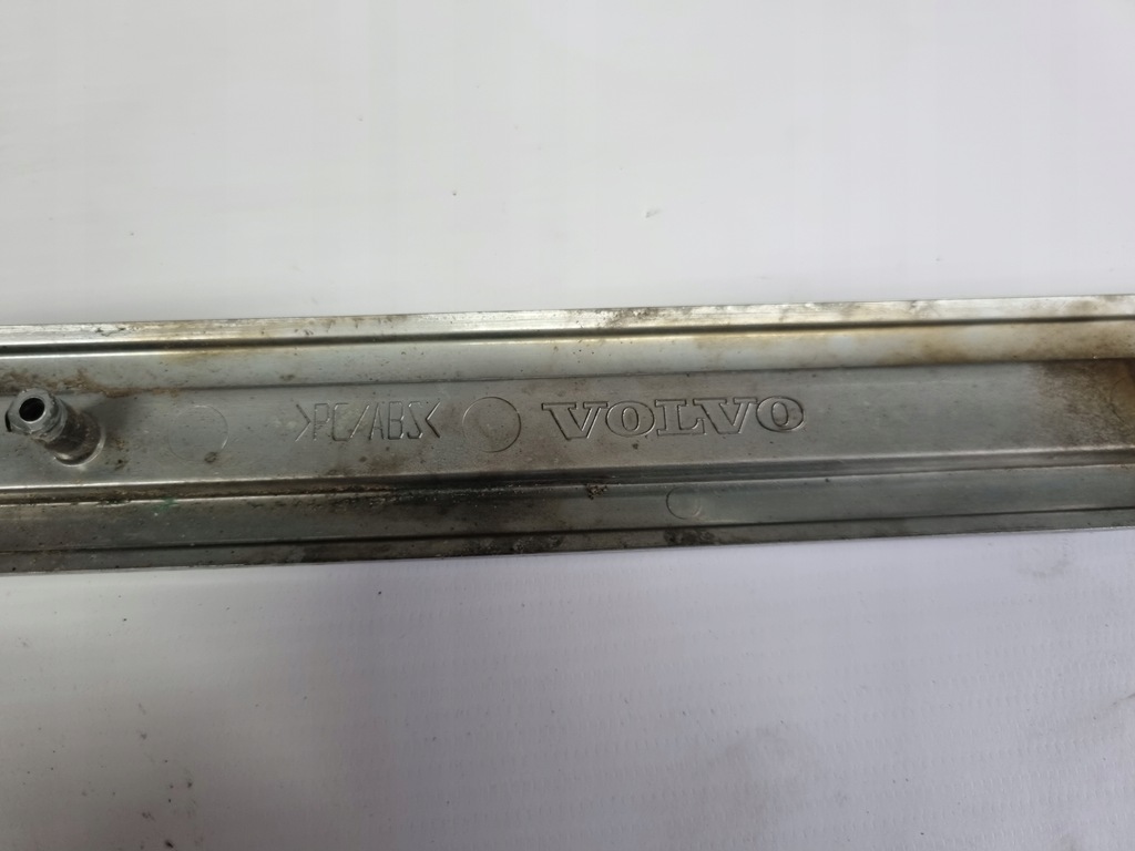 фото №8, Эмблема решётка капот кабины volvo fh 12 13