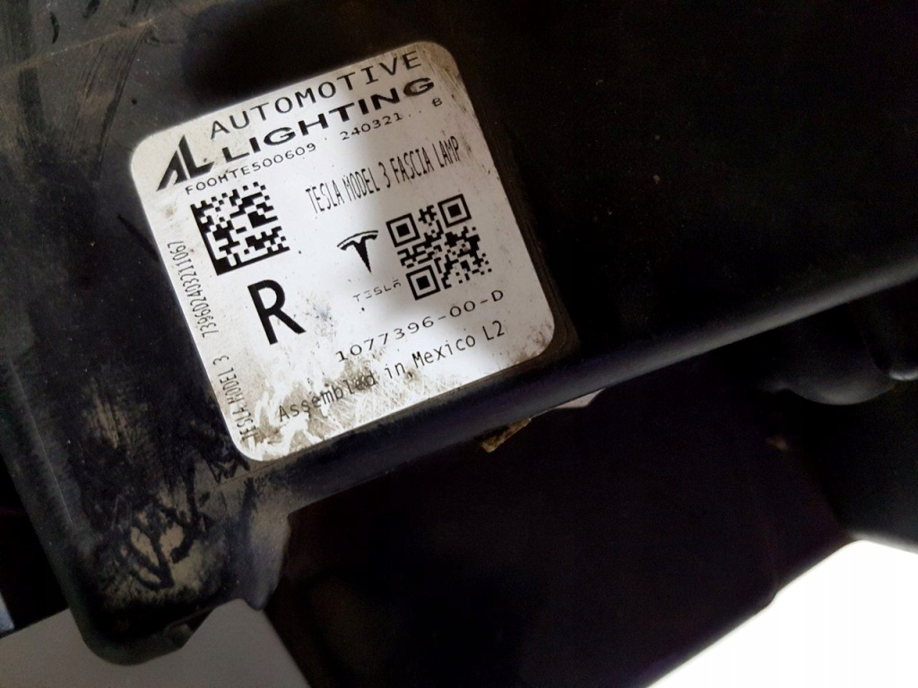 Tesla 3 led протитуманна фара правий оригінал 1077396-00-d Недорого