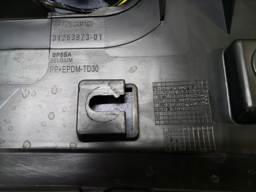 фото №6, Спойлер спойлер крышки volvo v40 i 12- задняя