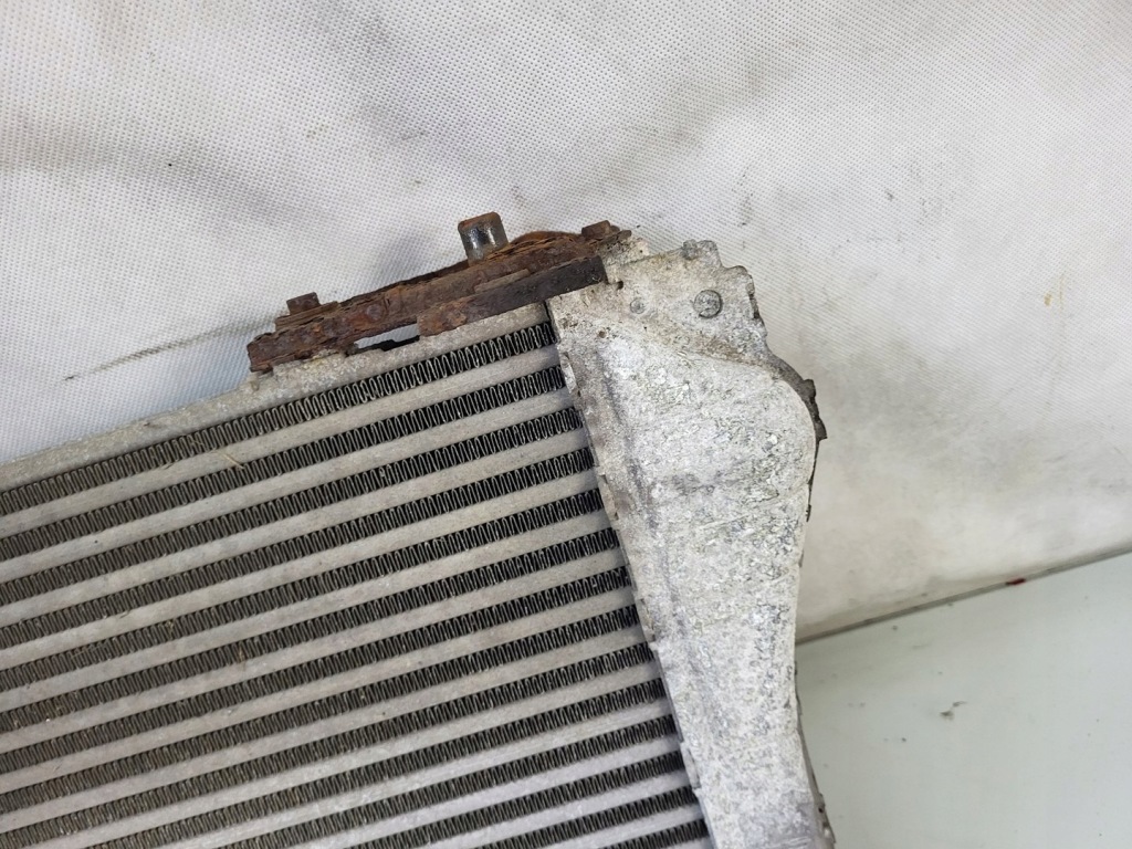 Радиатор воздуха интеркулер toyota auris e15 2.2 d-cat Доставка