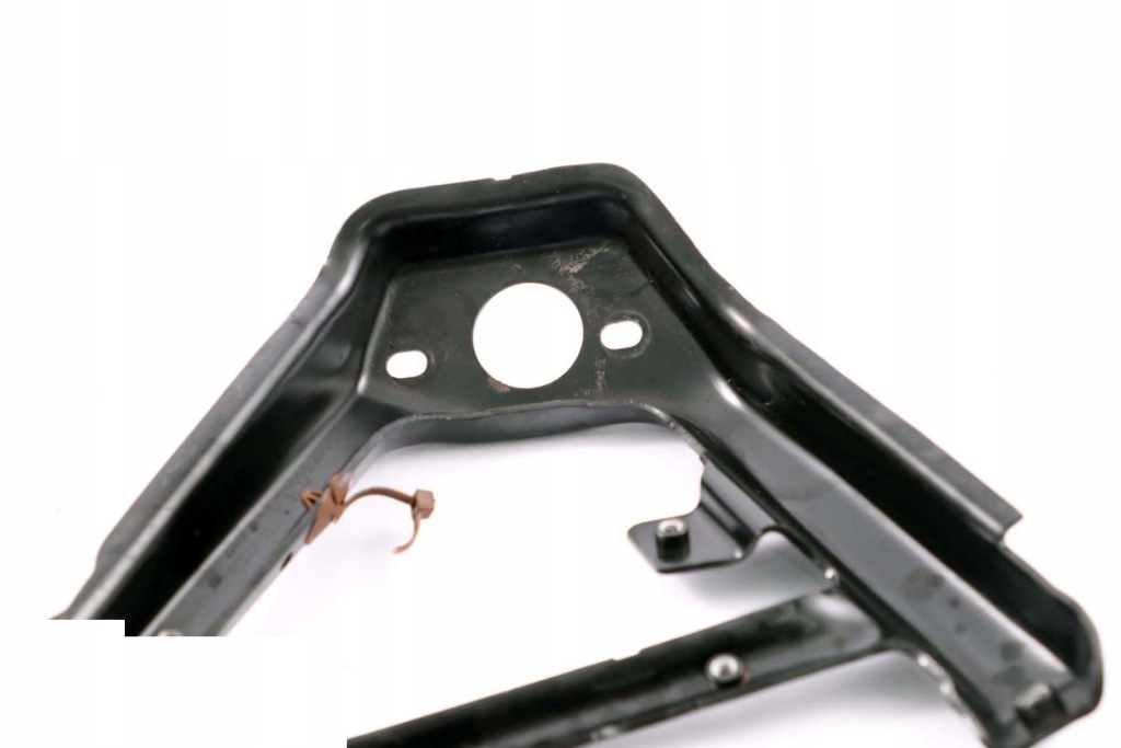 Mercedes w203 om646 кронштейн трубка egr do крепления двигателя a6460980229 Доставка