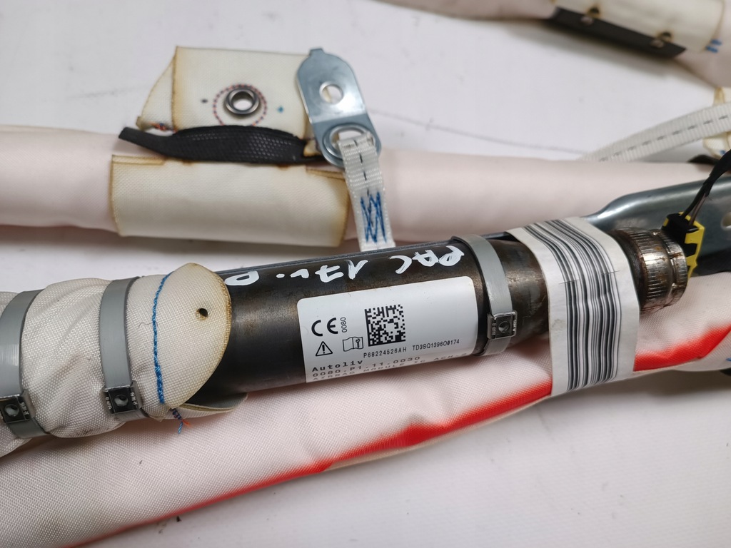 фото №5, Шторка безопасности боковая правая подушка безопасности chrysler pacifica 2016-