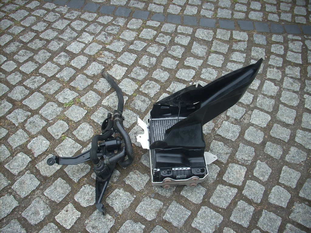 фото №1, Audi s8 d4 4h0 i lift додаткова радіатор wody труба wąż помпа ew. оливи