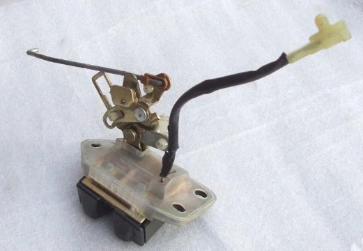 фото №1, Suzuki wagon r+ 1999r замок крышки b07-spl-r оригинал