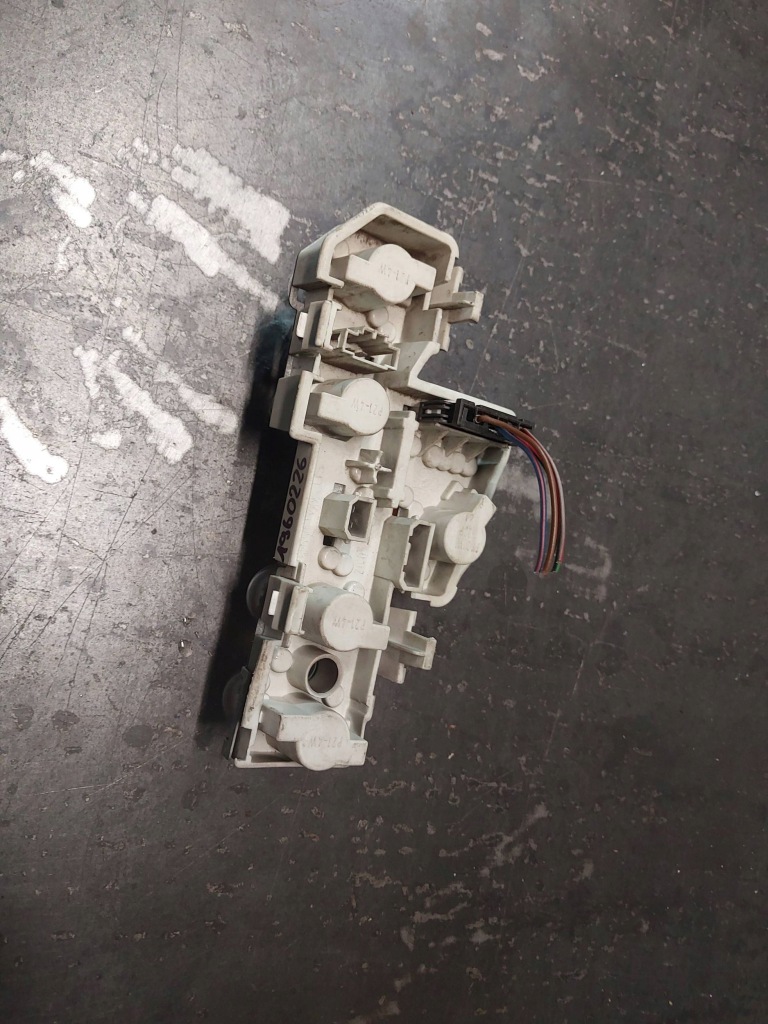 Вкладыш лампы задний правой volkswagen passat b5 седан рестайлинг  3b5945258b Недорого