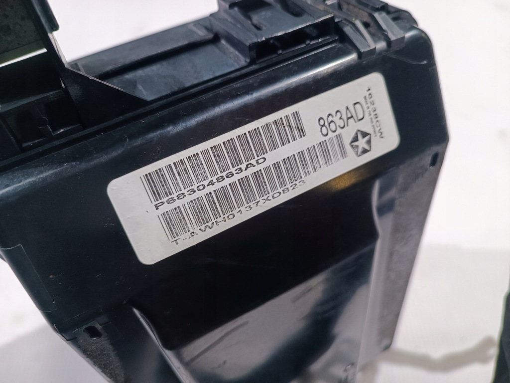 фото №7, Коробка предохранителей chrysler 300c dodge charger challenger 2015-