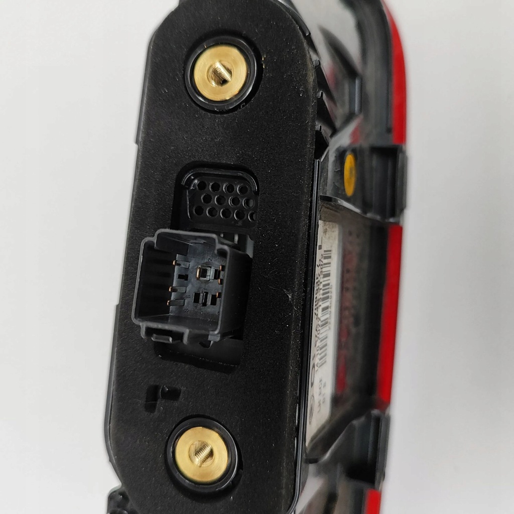 фото №7, Skoda karoq 2023 левая сторона лампы задний крышки багажника