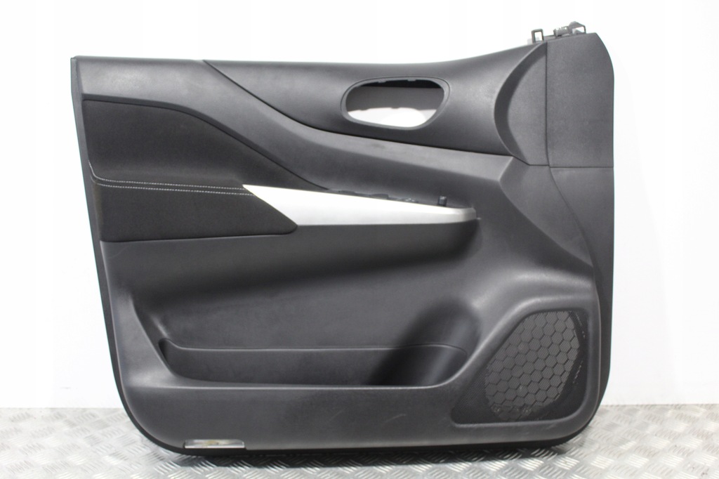 фото №1, Обшивка дверь левый перед renault alaskan