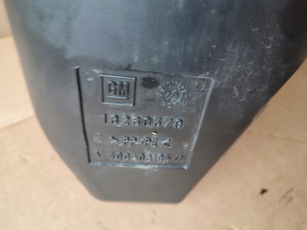 фото №7, Chevrolet оригінальний номер 13260579 бак розпилювача