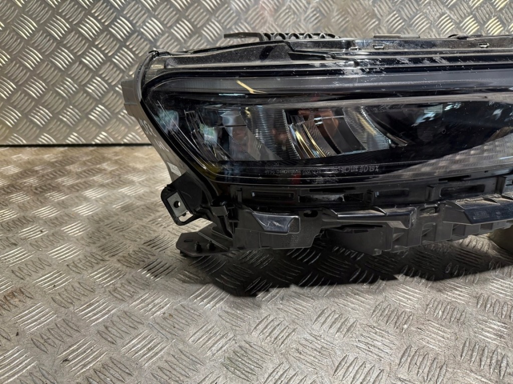 Купить Фара передняя правая передок  правый  jeep cherokee wl 22- p68606240ab