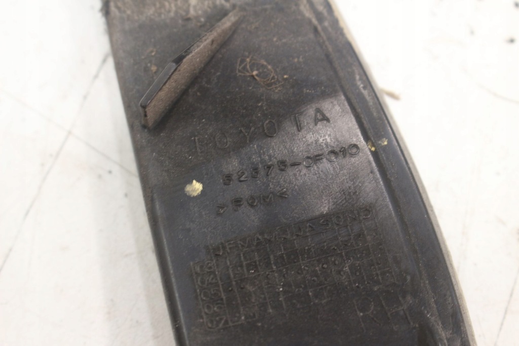 фото №6, Corolla verso ii направляющая бампера правый задняя