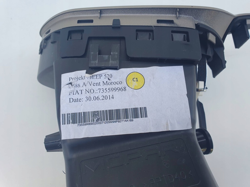 фото №7, Jeep renegade боковая решётка обдув панели приборной панели перед