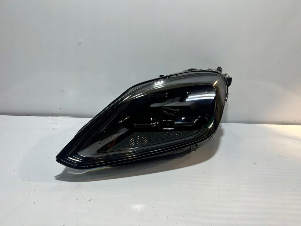Porsche cayenne 3 рестайлінг  9y0 lci full led фара ліва правий Зі Шроту