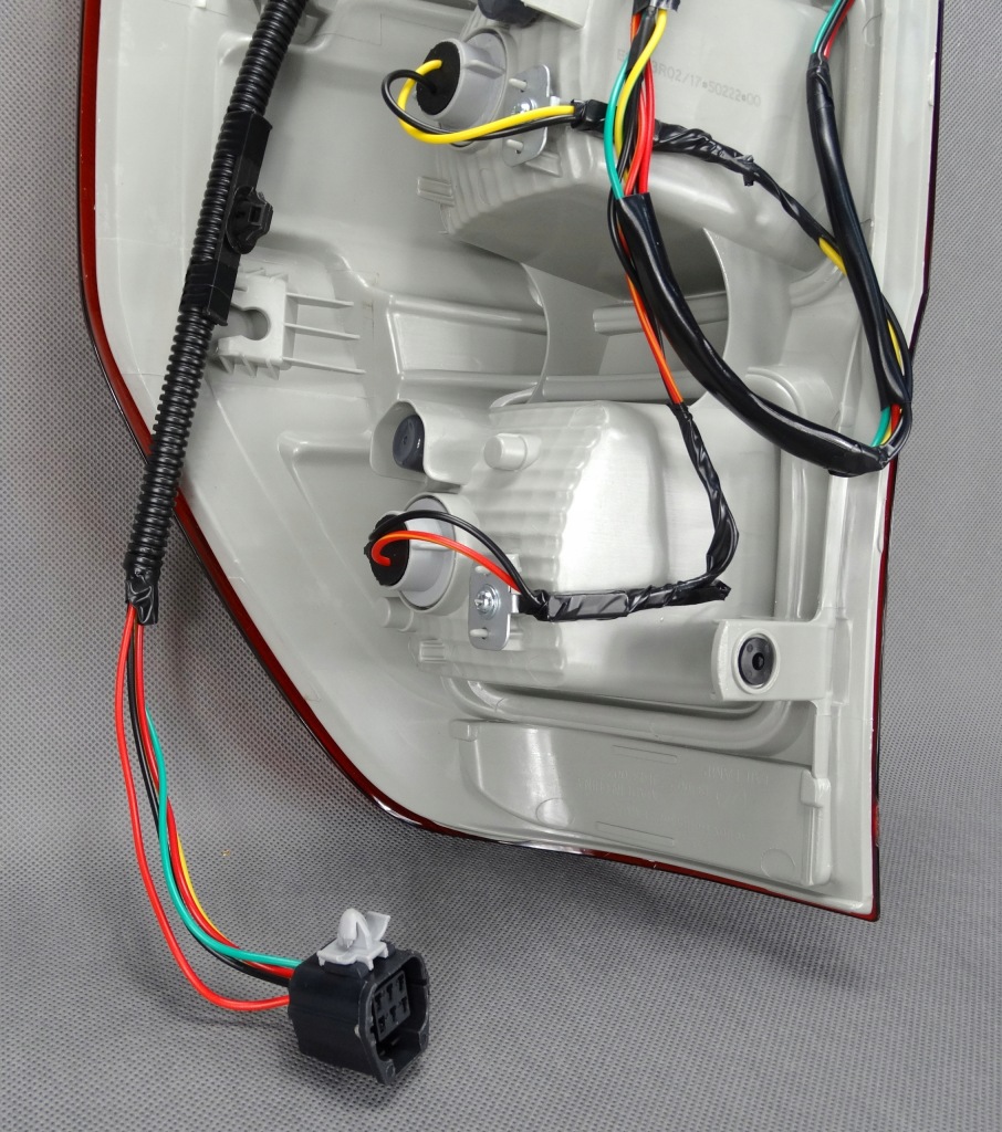 фото №5, Лампа задня ford ranger 2012- права комплектна