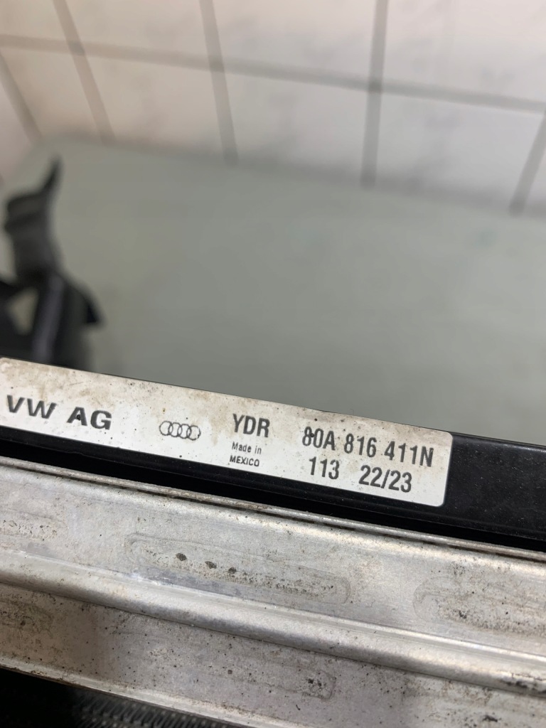 Audi q5 80a комплект радіатор вентилятор оригінал європа 80a121003a Зі Шроту