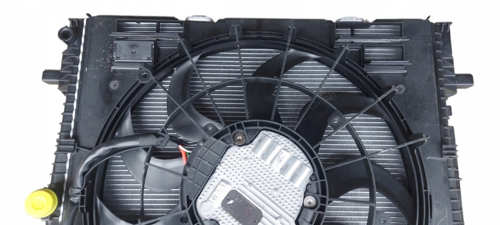 Bmw x3 x3m g01 f97 комплект радиатор корпус вентилятора 8487638 9468695 с Разборки