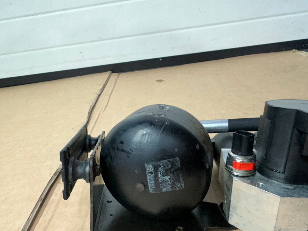 Блок abc, клапанный, клапанов abc задний , задний mercedes sl r230, рестайлинг Недорого