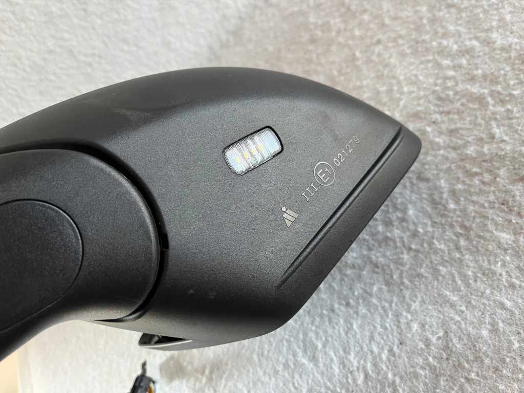 Ліва дзеркало 18pin корпус e1021279 k144/rx780 + камера mecedes glc w253 Ціна