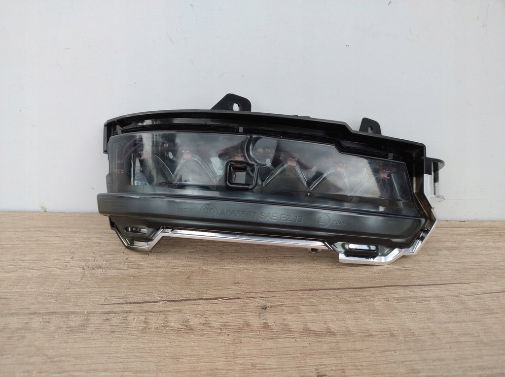 фото №1, Правый поворотник discovery evoque f-pace velar