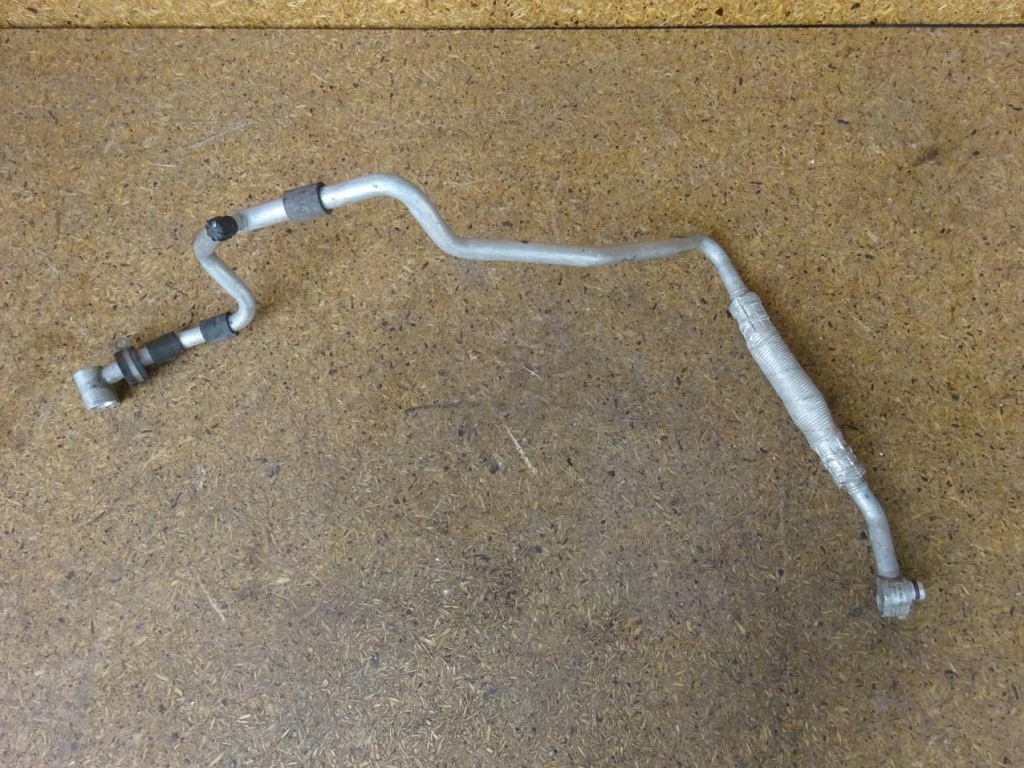 фото №1, Golf v r32 audi a3 8p tt 8j 3.2 v6 шланг кондиціонера 1k0820743ce