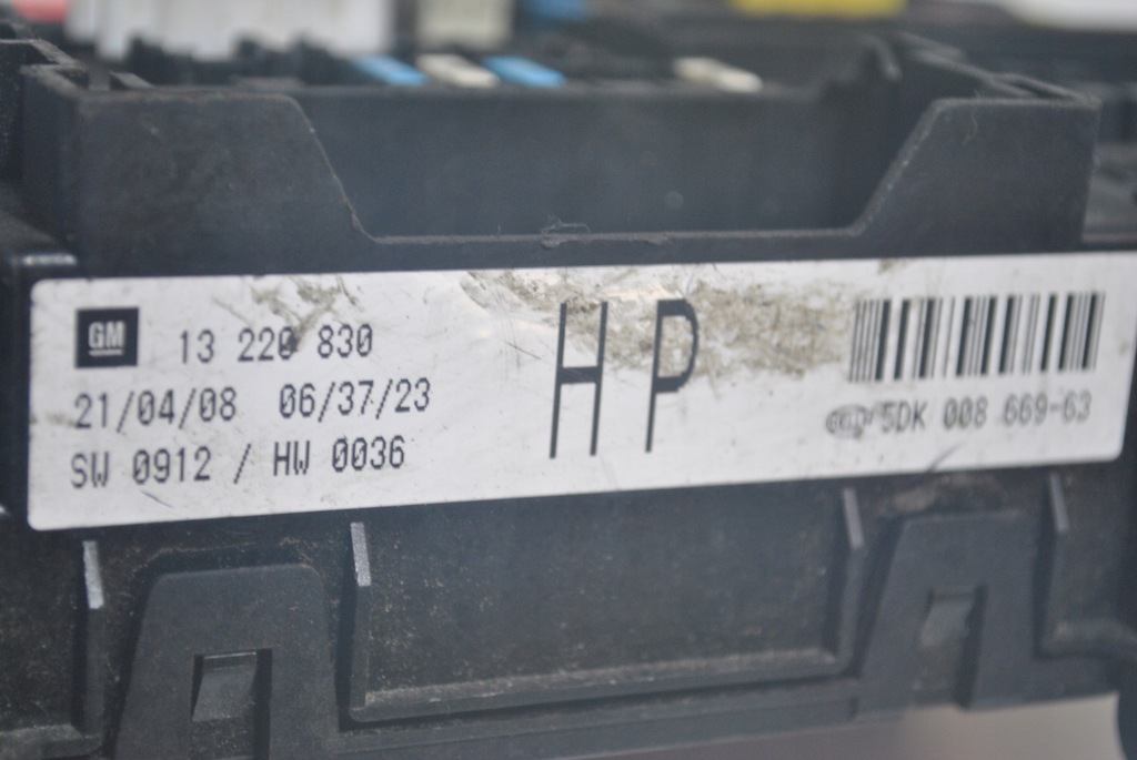 фото №7, Коробка запобіжників opel astra h iii 13220830hp