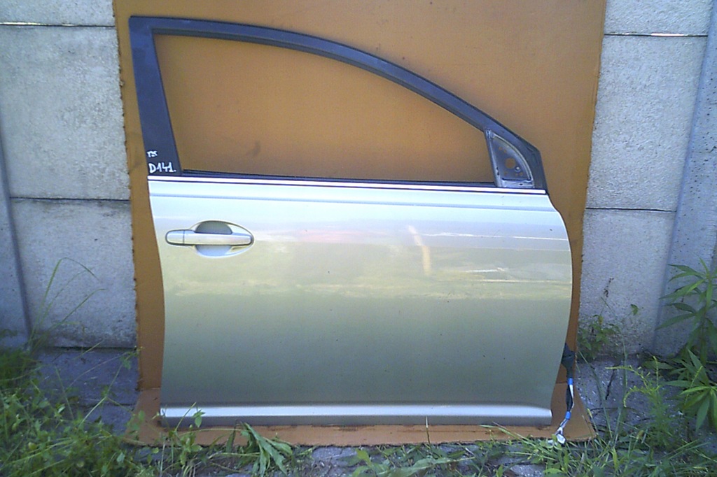 фото №1, Toyota avensis t25 03-09 дверь правое передние