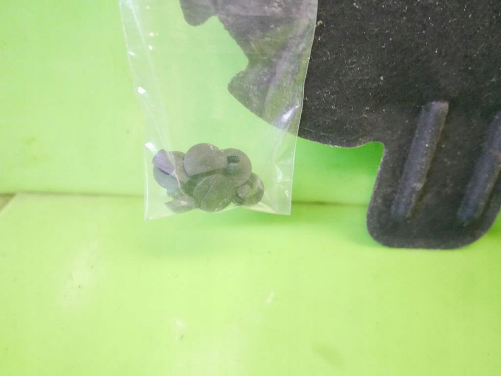 фото №13, Шумоизоляция крышки двигателя p 208