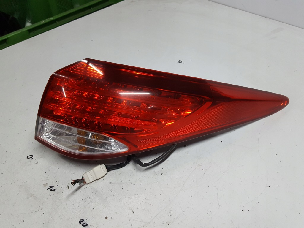 фото №1, Hyundai i40 11-14r kombi лампа led правая задняя задняя