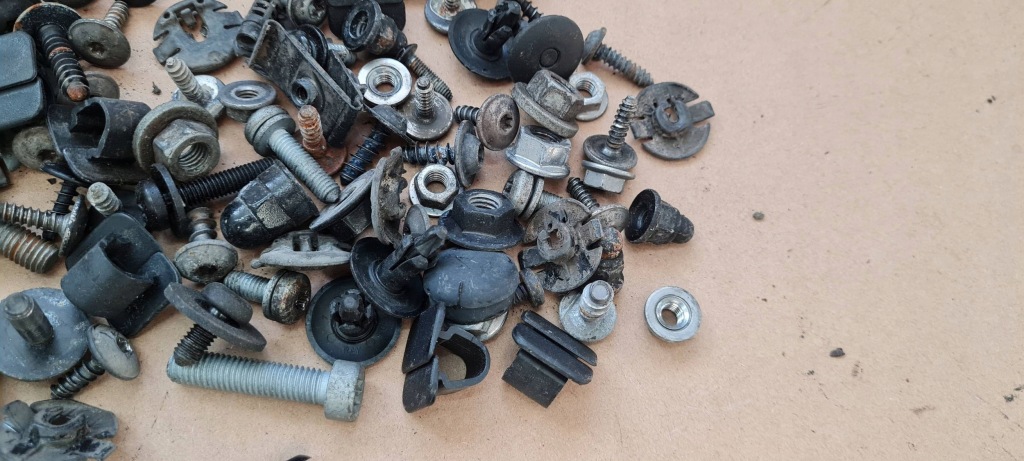 фото №8, Q5 8r sq5 болты винтики защёлки перед бампера поперечина ly9b a4 b8 a5 s4