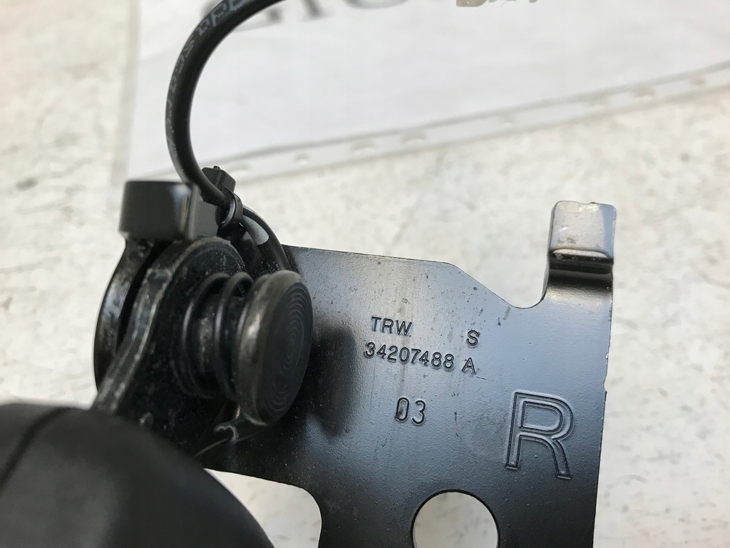 фото №3, Alfa romeo giulia клипса поперечина задняя правая замок демонтаж oryg