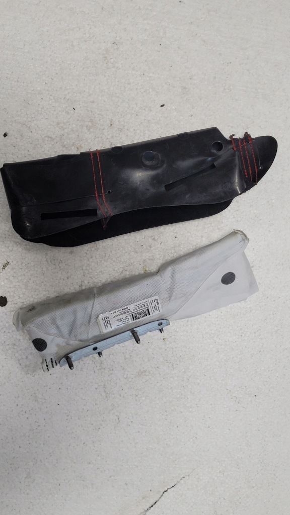 Купити Подушка сидіння l r alfa romeo giulietta 000l0207269 000l0207268 оригінал