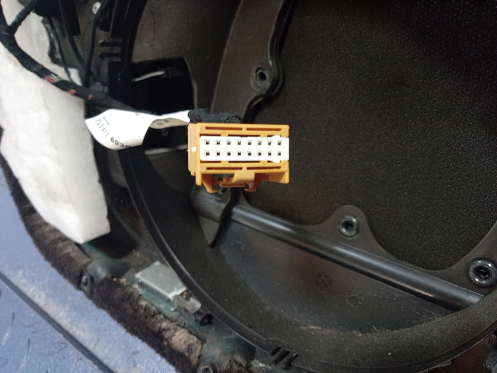 фото №4, Porsche cayenne i обивка обшивка дверь задняя правый